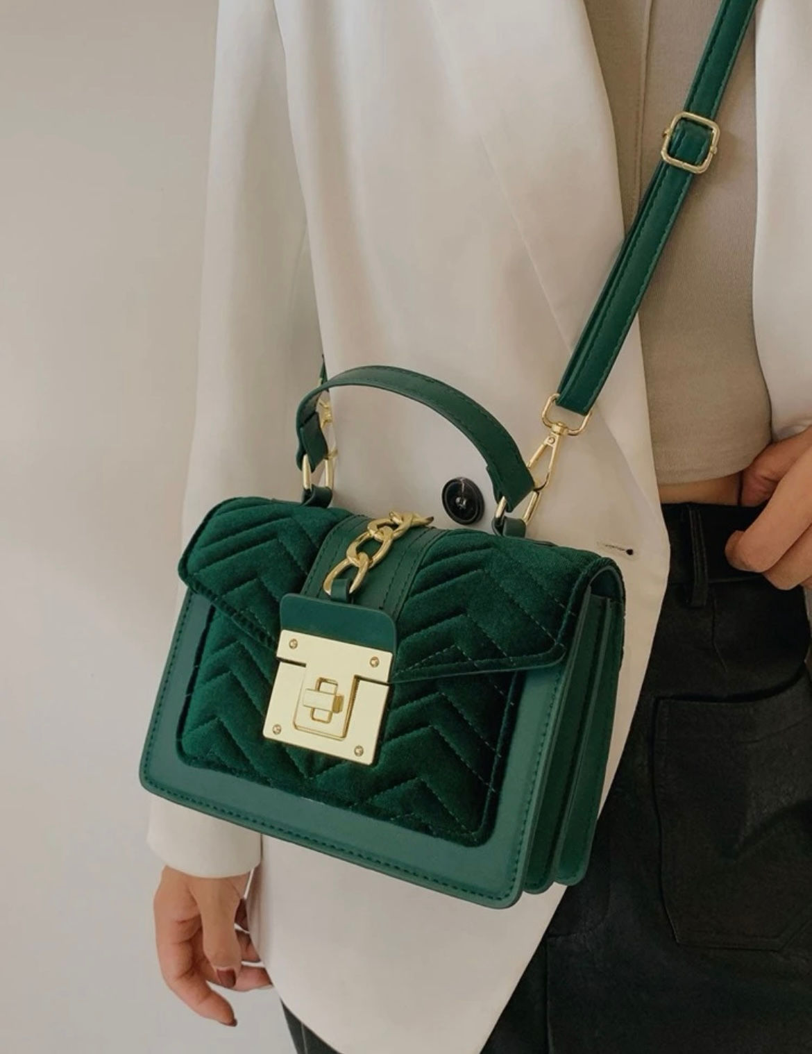 حقائب مربعه مبطن سلسله