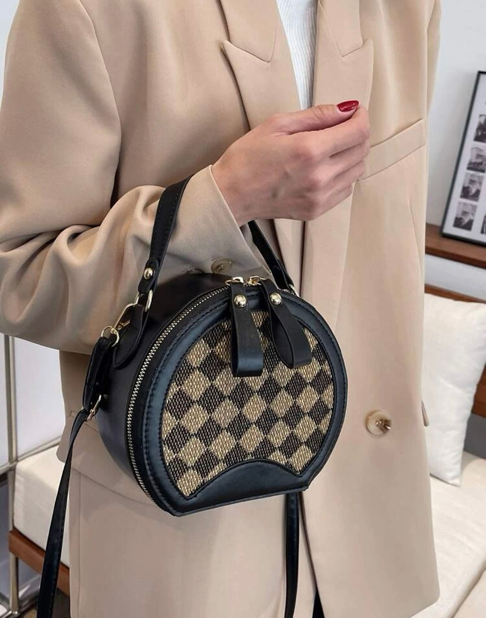 الصورة المصغرة:  B1 شنطه شكل جرافيك