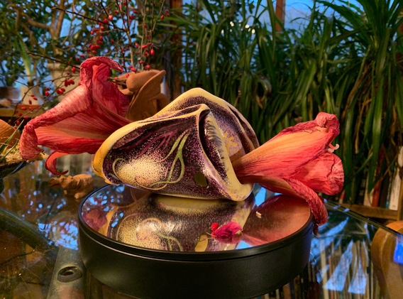 VESSEL B 12 WITH FLOWERS