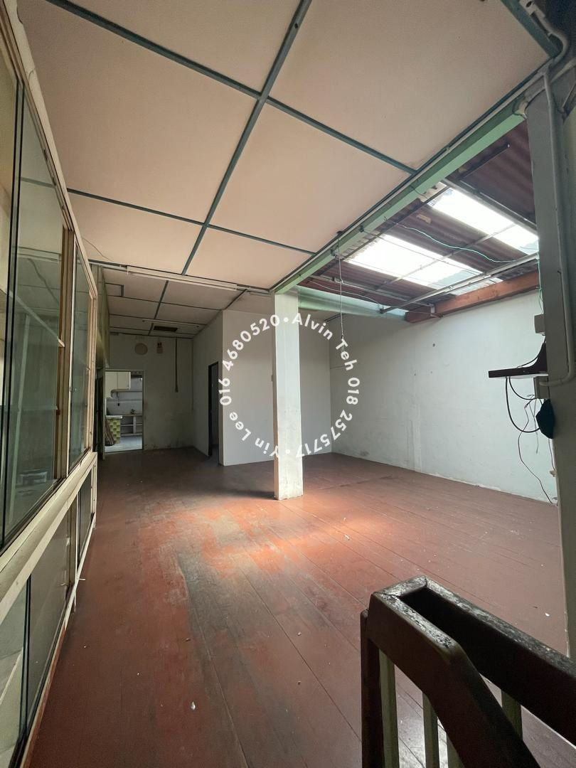 Thumbnail: 2 Storey Heritage Shop House on Lebuh Queen