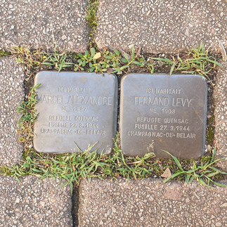 Stolpersteine en hommage des personnes juives de Schirmeck