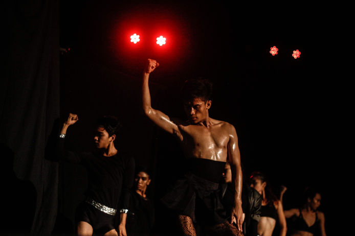 Howl by Daloy Dance Company - Contemporary Dance Philippines