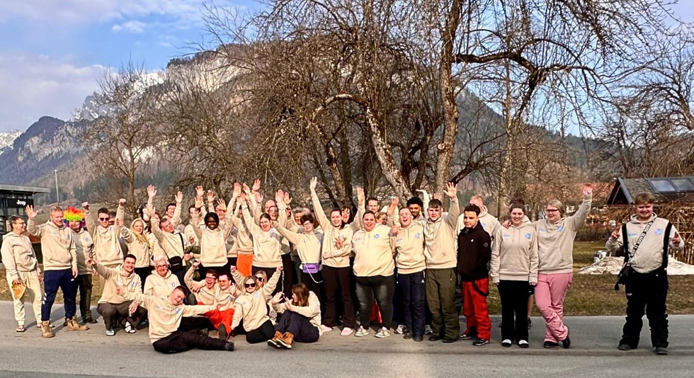 bewerkt in canva met pixels