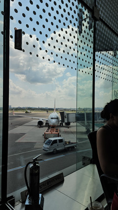 Over 15,000 airport workers from 15 airports, including Incheon and Gimpo, have declared a general strike starting September 19