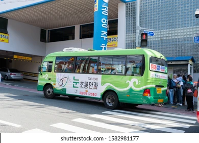 Village bus in Seㅐul (마을 버스)