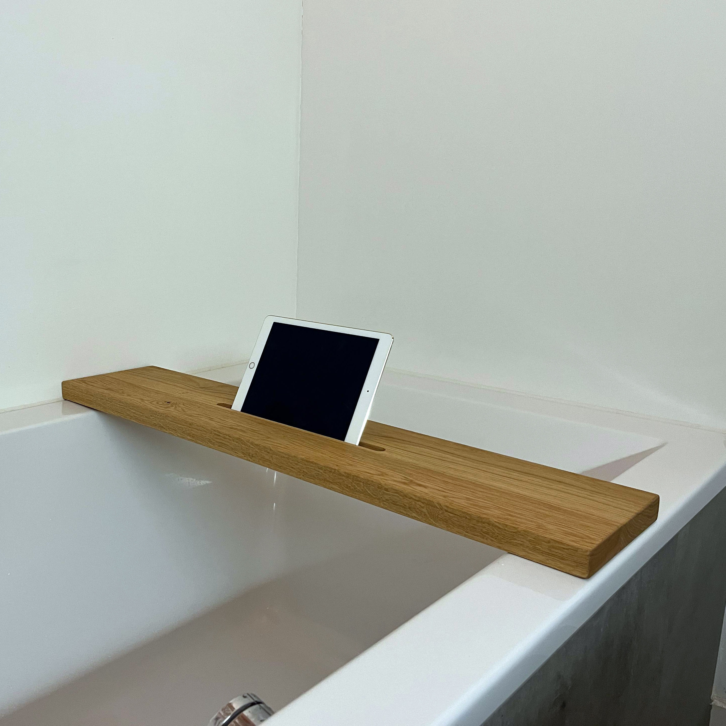 Eiken badplank met tabletsleuf