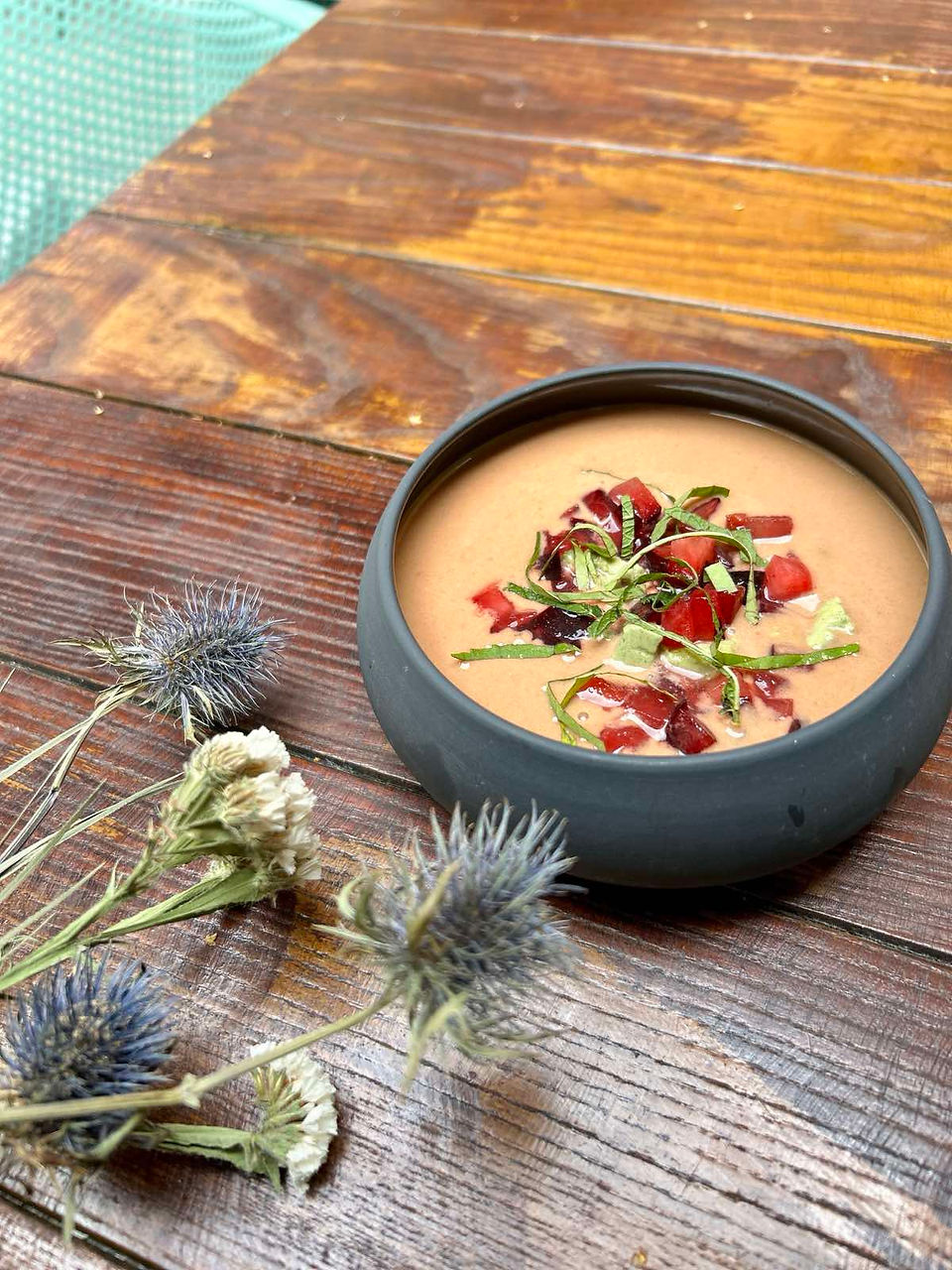 Hideg szilvakrémleves bazsalikomos panna cottával  
