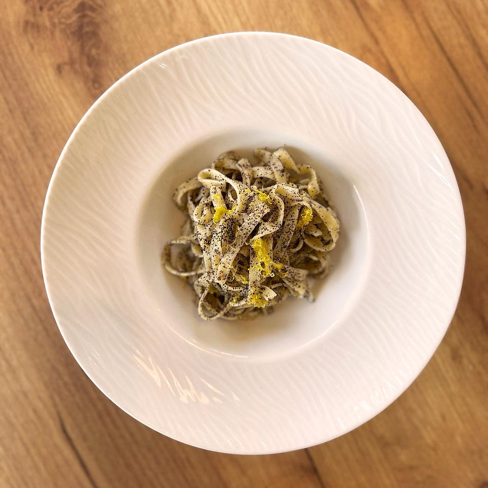Mákos tagliatelle porcukor hintéssel 