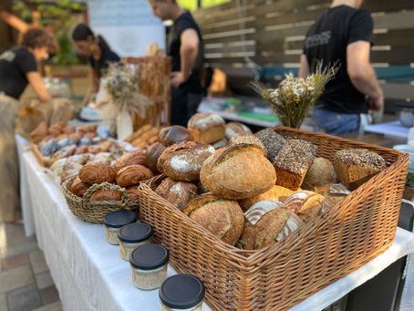 Több mint pékség: Az újhullámos forradalom és az Emmarozs