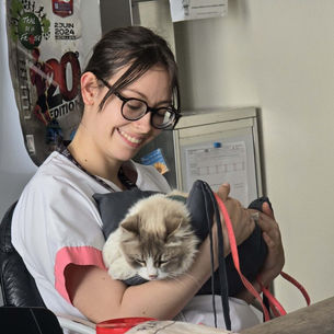 Ben, Navy & Plume ont apporté attention et réconfort aux patients et au personnel de l’unité de soins palliatifs du Centre Hospitalier de Valenciennes