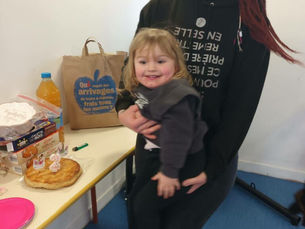 Moments de bonheur partagés à l’occasion de l’anniversaire de Gabie que nous avons fêté avec les résidents du Foyer Notre Dame Asrl et James toujours adorable .A l’occasion de la séance de médiatio...