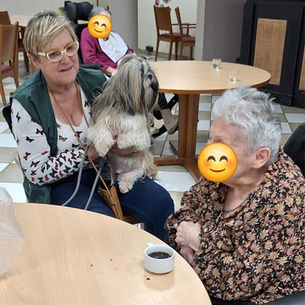 Visite à l’Epad Porebski à bully les mines, avec Nith, Romy,Tino, Sidonie et Uggy, ils ont essayé de donner le sourire aux résidents..