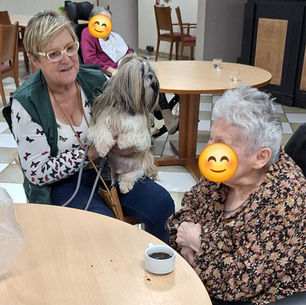Visite à l’Epad Porebski à bully les mines, avec Nith, Romy,Tino, Sidonie et Uggy, ils ont essayé de donner le sourire aux résidents..