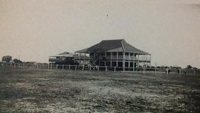 Old School Building.png
