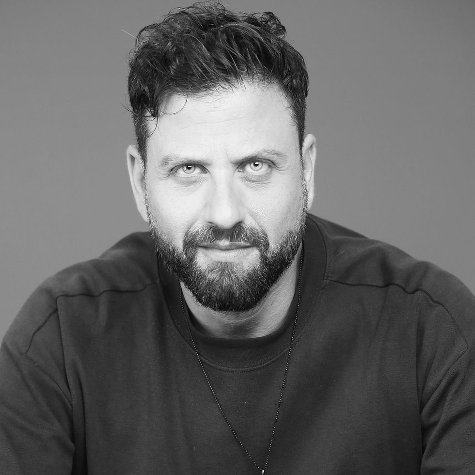 MARONMILANO now has a blog!