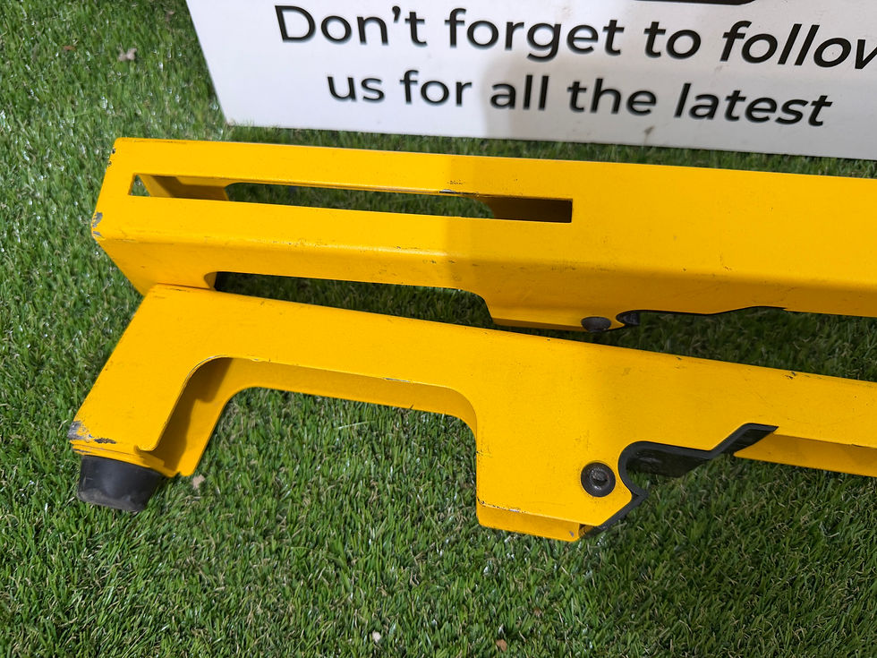 Thumbnail: Dewalt DE7401 clamps for Dewalt Table saw