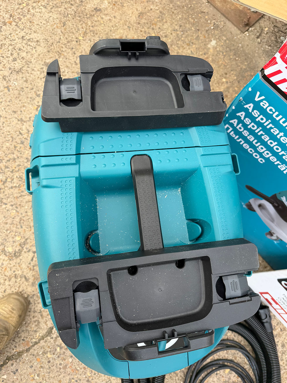 Thumbnail: Makita VC4210M vacuum, 240v, with power outlet. M CLASS VACUUM