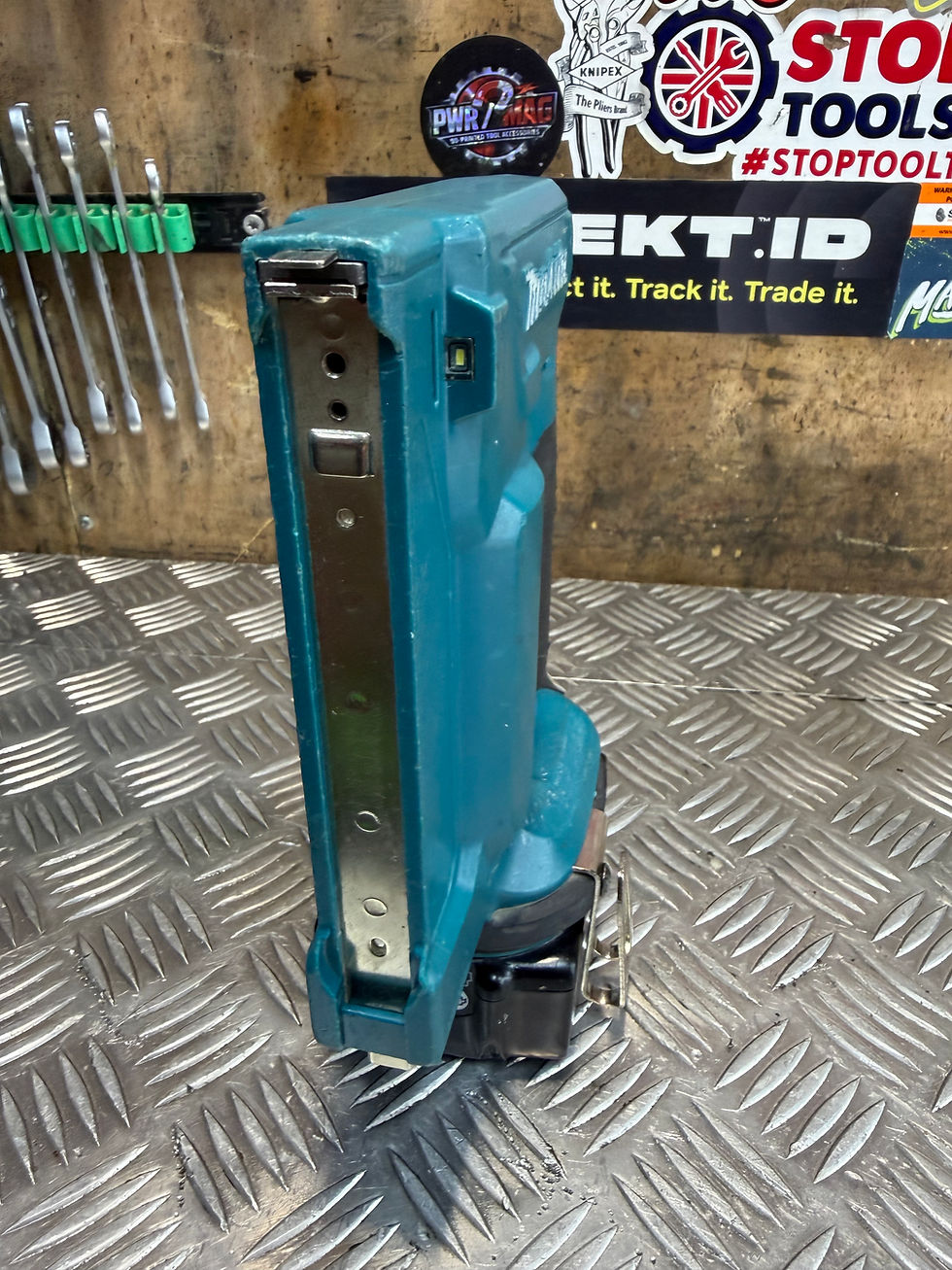 Thumbnail: Makita DST112Z Cordless LXT 18V Li-Ion 10mm Stapler with 5ah battery