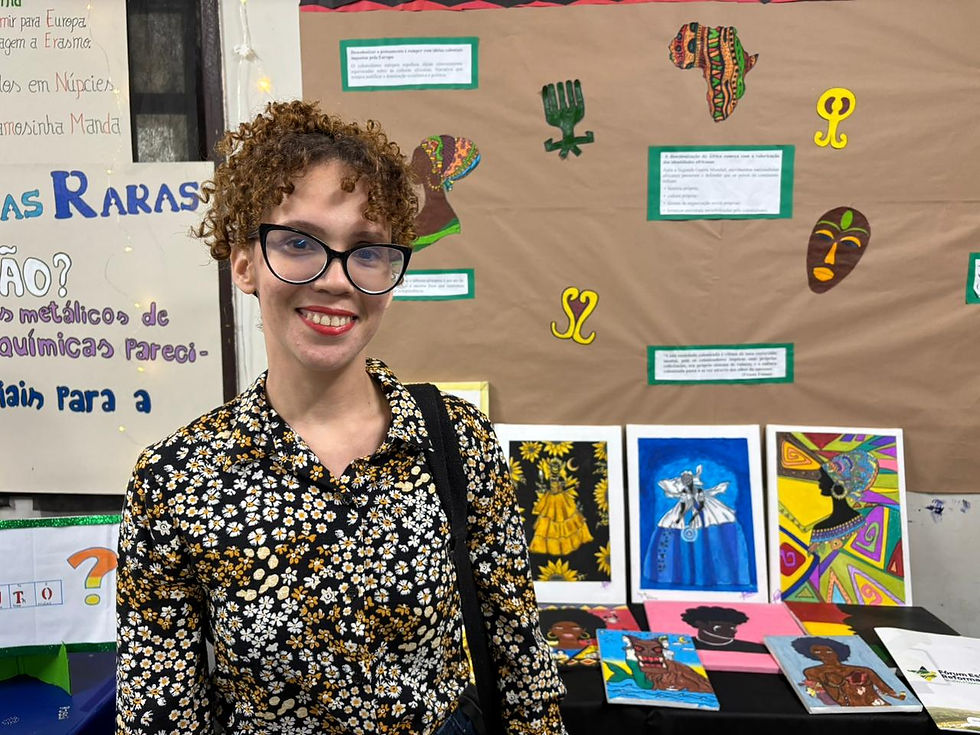 Professora Aline Tavares