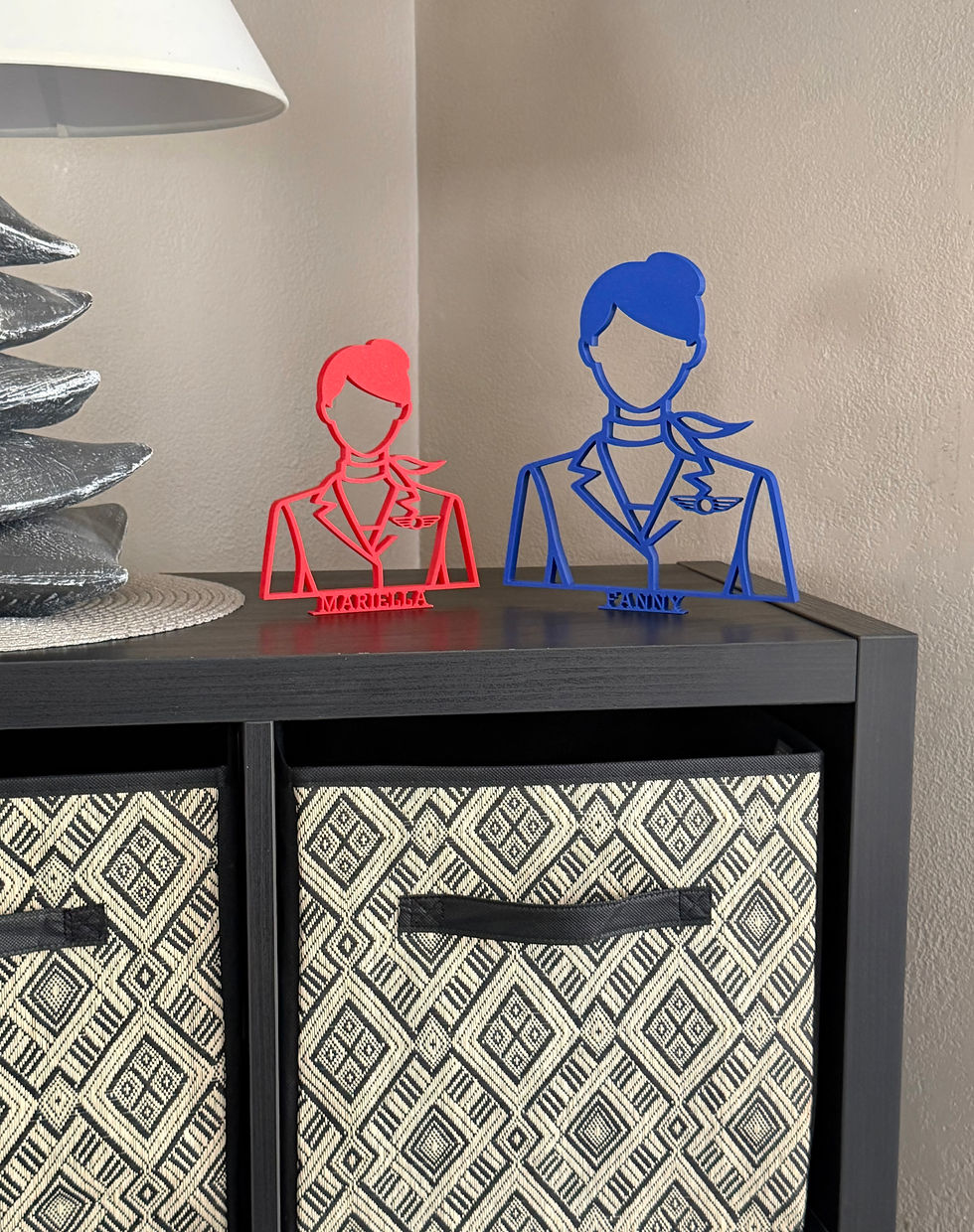 Miniature : Silhouette hôtesse de l’air à poser – personnalisable avec texte