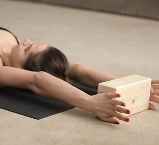 Yoga Stretch mit Block