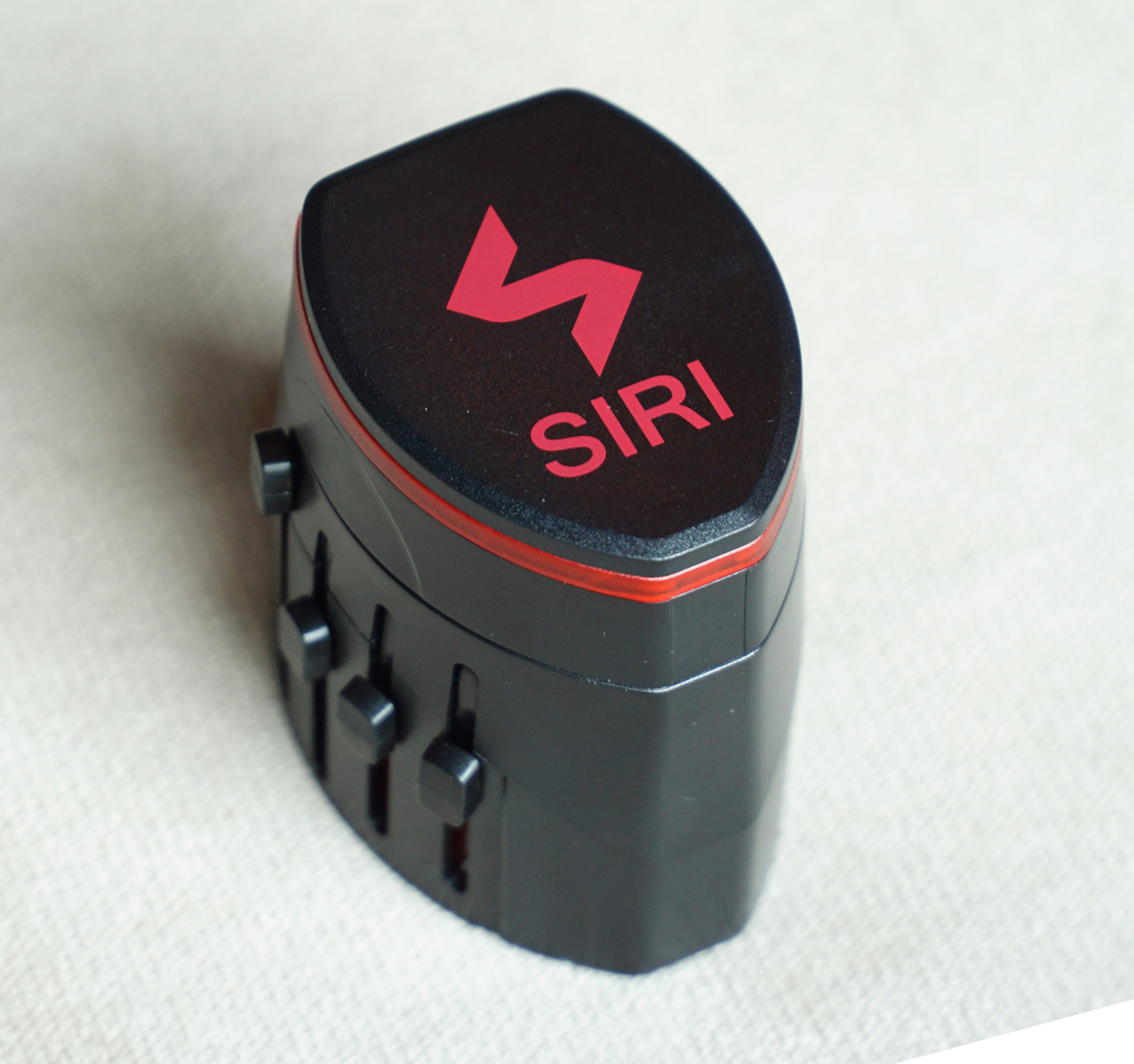 SIRI Universal plug adaptor