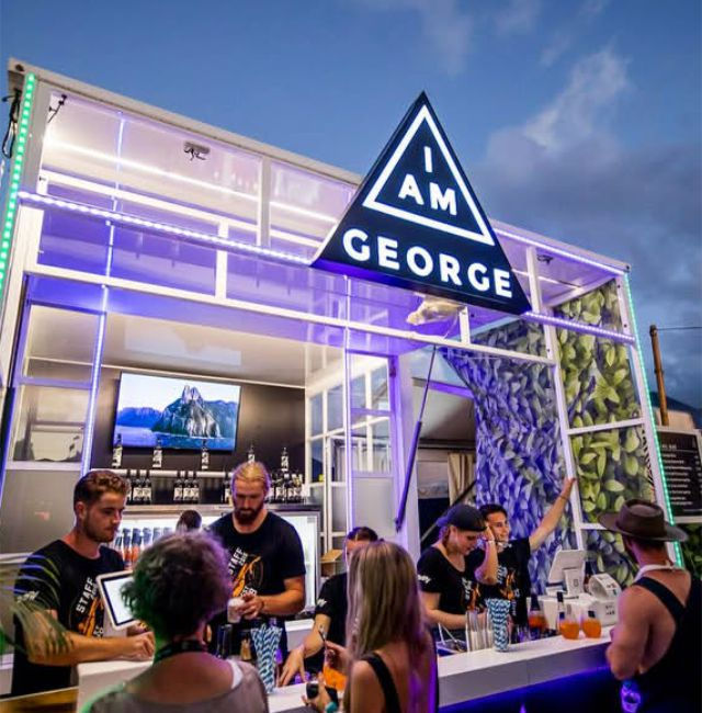 I AM GEORGE.
Wine bar and branding.