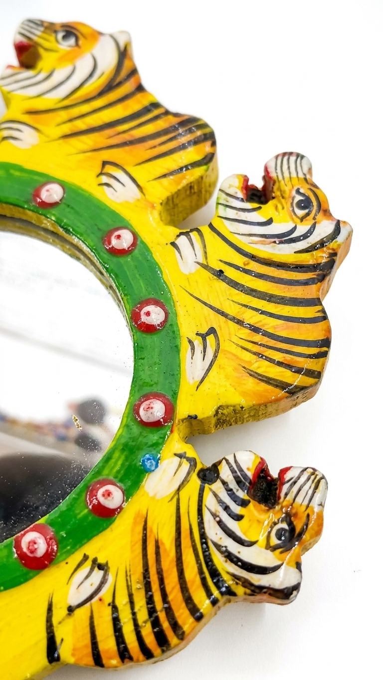 Thumbnail: Hand-painted Varanasi wooden tiger handicraft detail