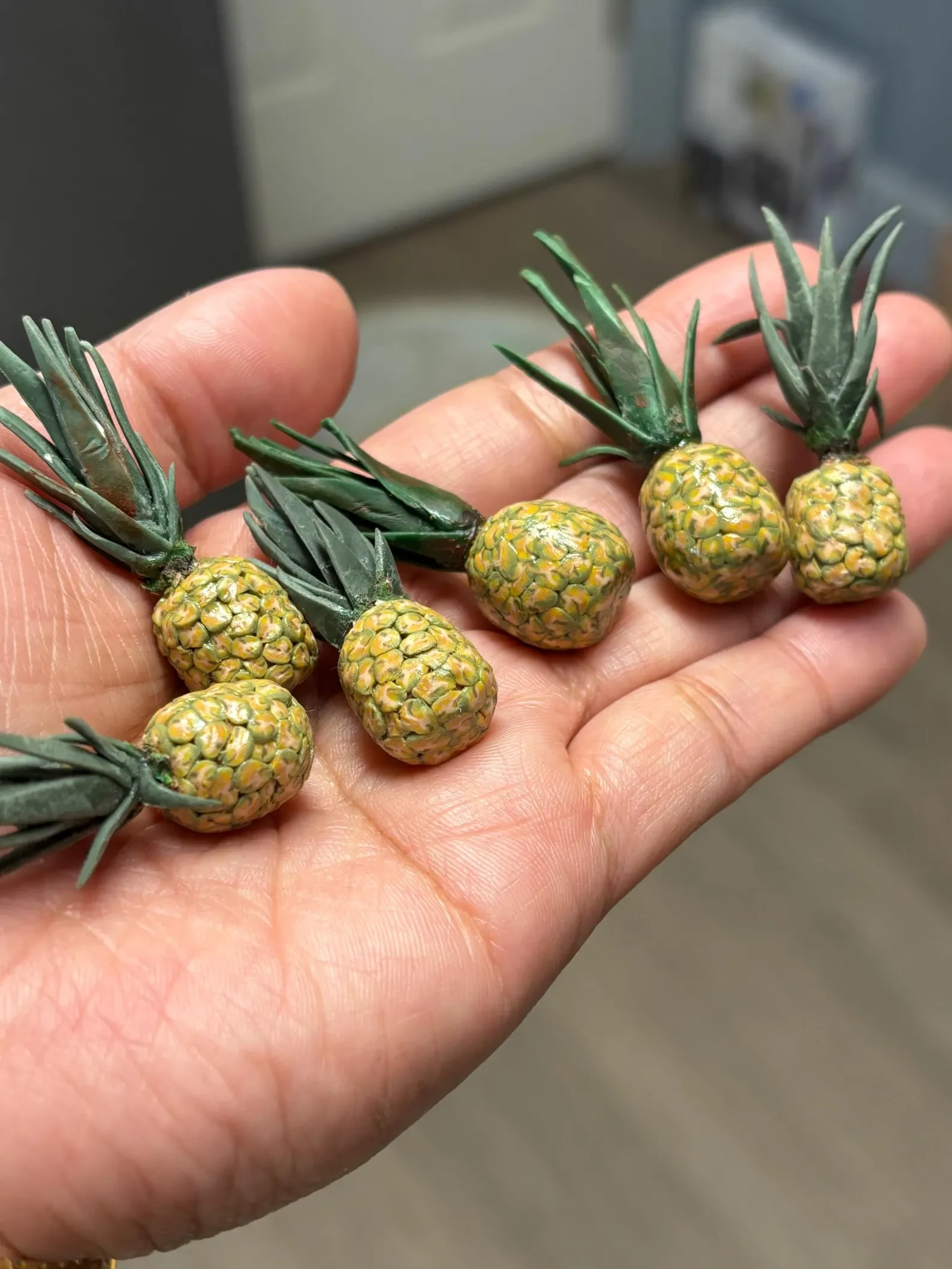 1:12 miniature pineapples
