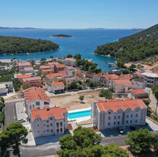 Panoramski pogled na apartmanski kompleks u Sovlju