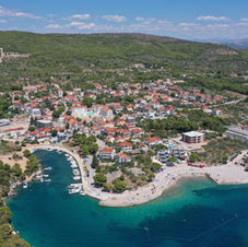 Panoramski pogled na apartmanski kompleks u Sovlju