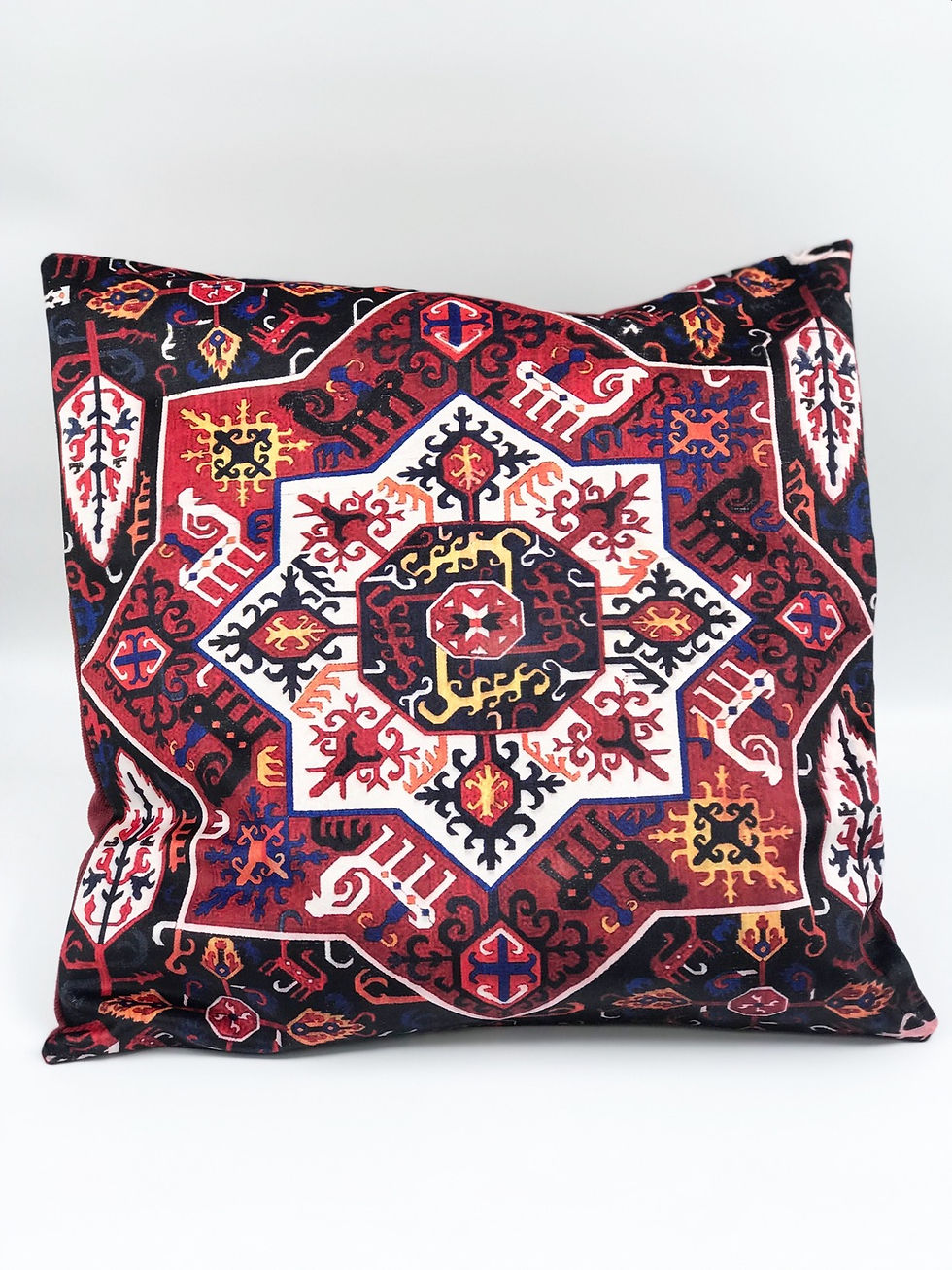 کوسن مخمل طرح گلیم قفقازی