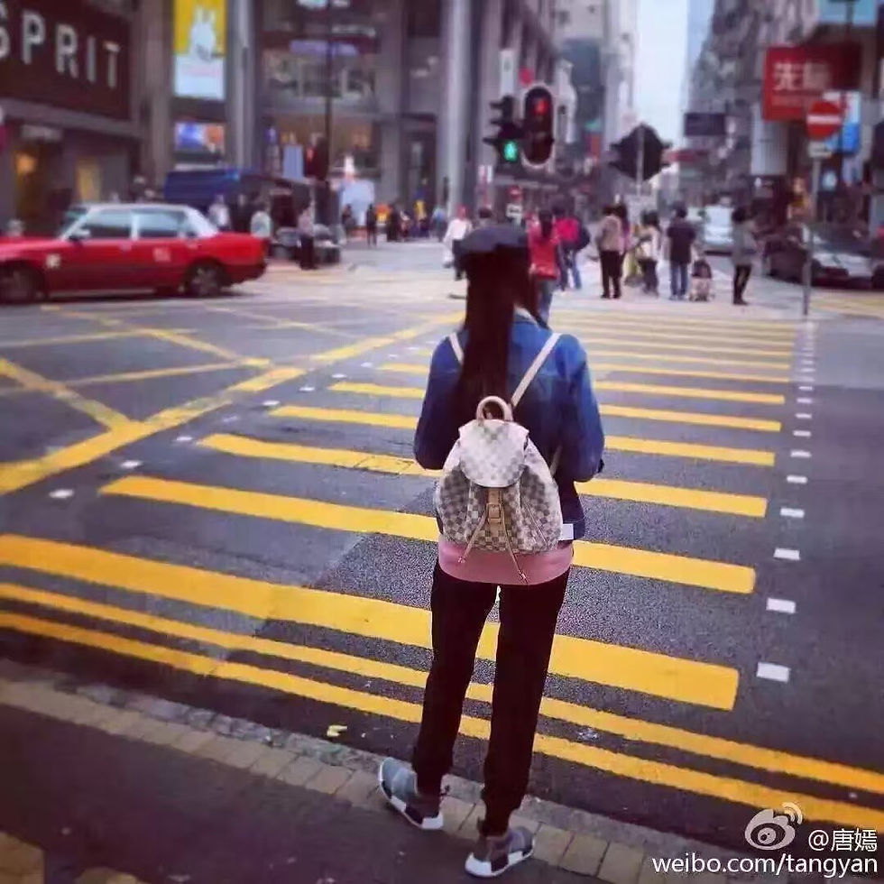 Thumbnail: LV 白色棋盘格