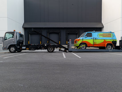 JDM Tow Truck, low tow, isuzu elf, kyokuto flat top, okanagan, kelowna, mystery machine.