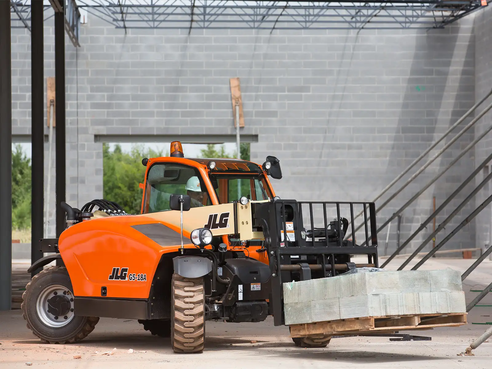JLG G5-18A Telehandler, 5,000 lbs Reachfork, 18ft Reach — photo 3