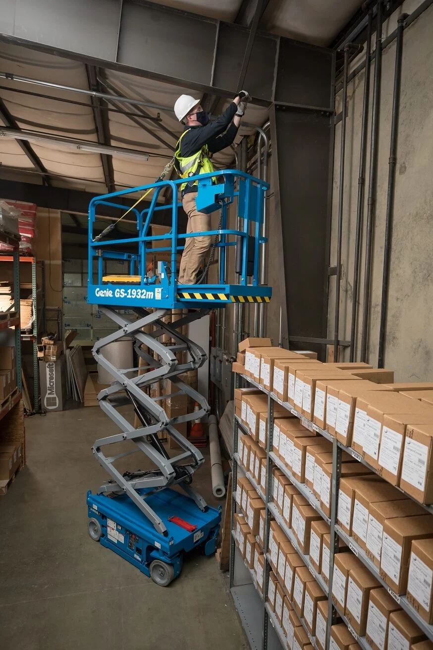 Genie 19ft Electric Scissor Lift, 30-32" Wide — photo 4