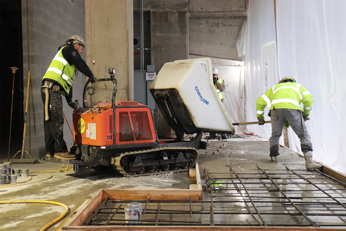 Canycom SC75, 3/4 yd. Concrete Buggy — photo 1