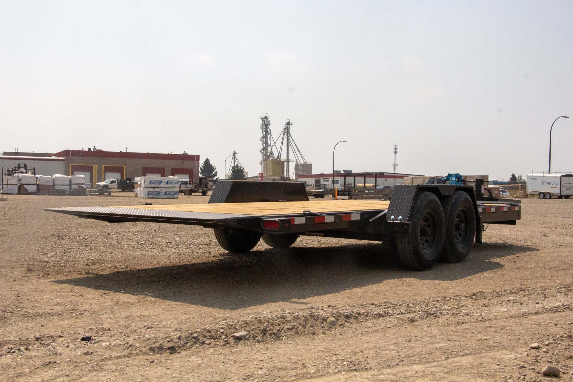 12,000 lbs, 16ft Tandem Axle Tilt Bed Trailer — photo 3