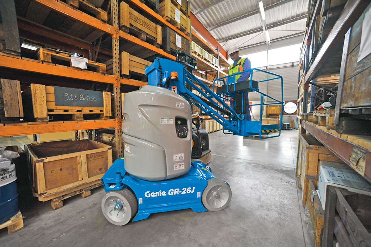 Genie GR26J, 26ft Runabout Personnel Lift — photo 1