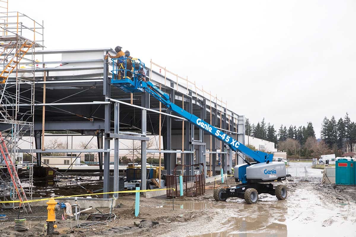 Genie S45, 45ft Straight Boom Lift, 4WD — photo 1
