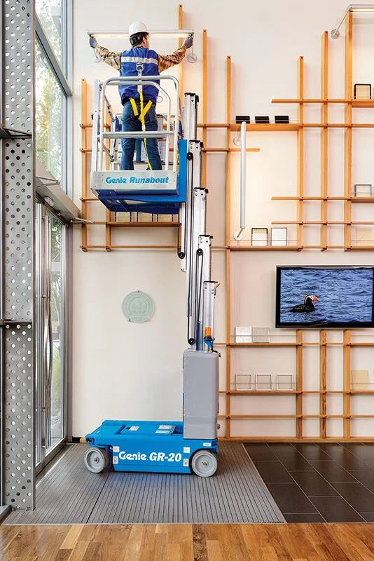 Genie GR20, 20ft Runabout Personnel Lift — photo 2