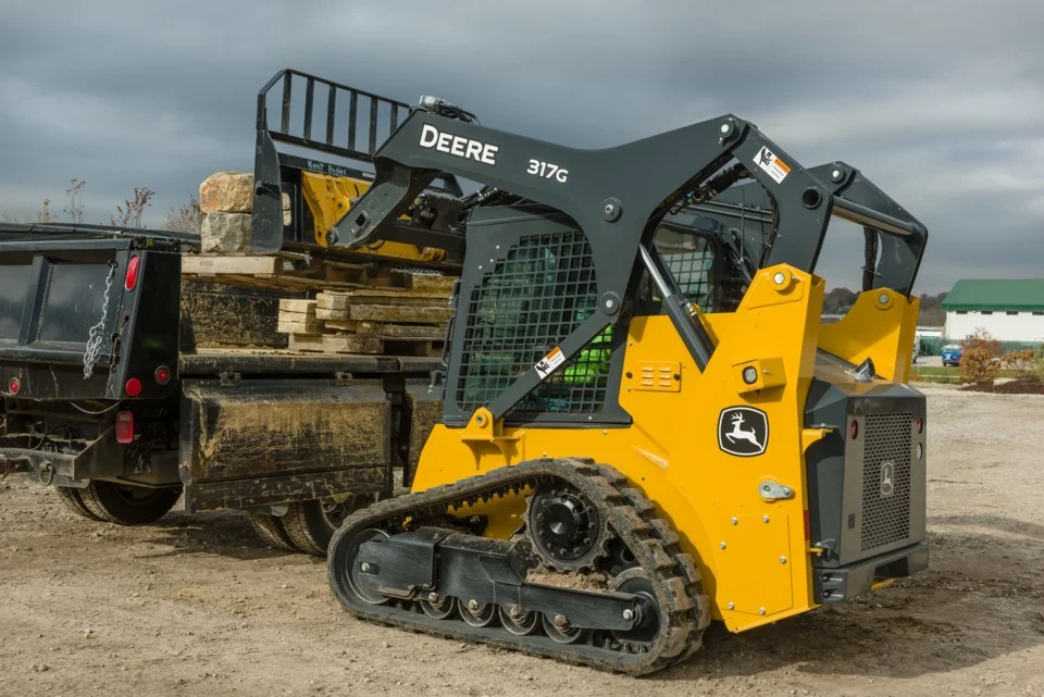 John Deere 317G Rubber Tracked Skid Steer — photo 2