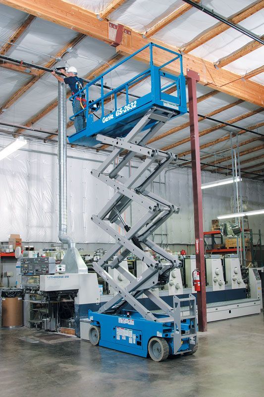 Genie 26ft Electric Scissor Lift, 32" Wide — photo 3