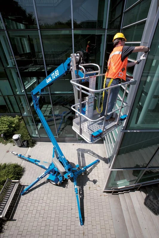 Genie TZ50, 50ft Electric Towable Knuckle Boom Lift — photo 4