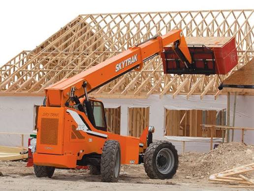 Skytrak 8042 Telehandler, 8,000 lbs Reachfork, 42ft Reach — photo 1