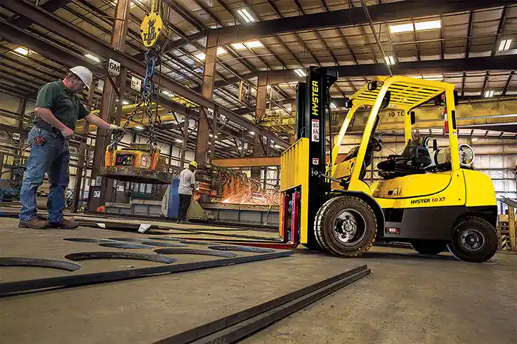 Hyster H50XT, 5,000 lbs Industrial Warehouse Forklift — photo 1