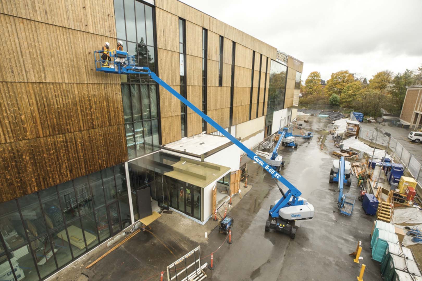 Genie S65, 65ft Straight Boom Lift, 4WD — photo 4
