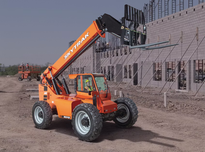 Skytrak 8042 Telehandler, 8,000 lbs Reachfork, 42ft Reach — photo 3