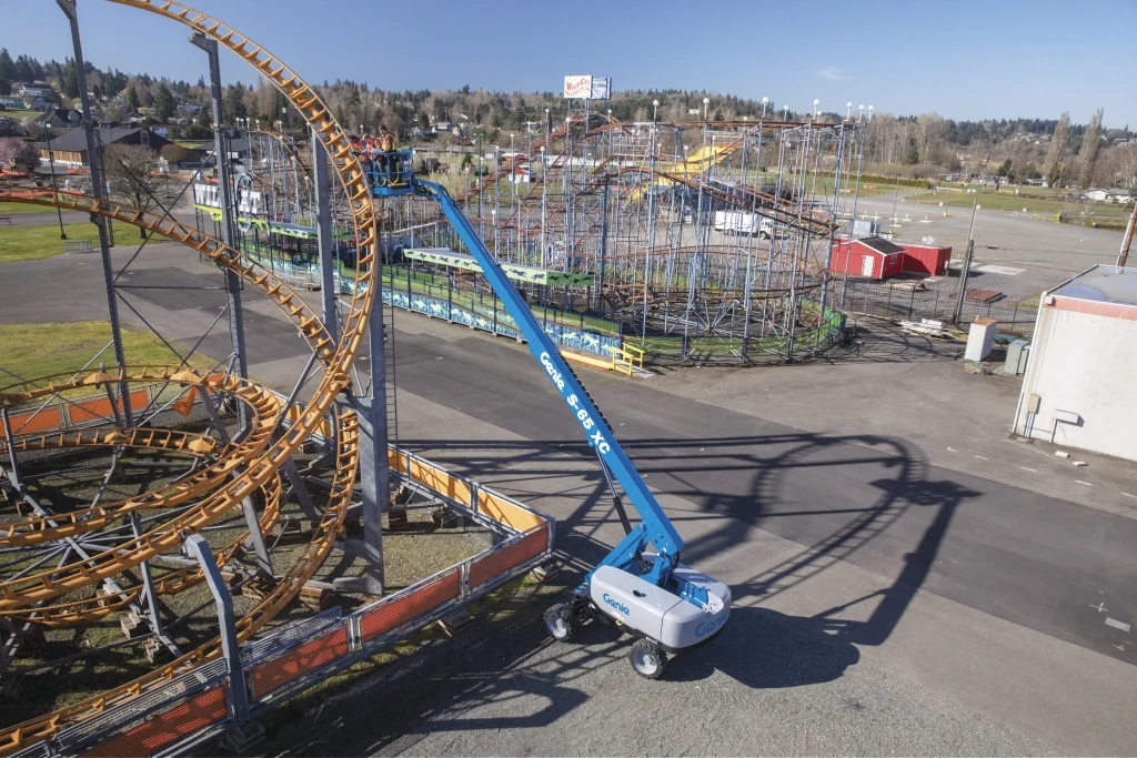 Genie S65, 65ft Straight Boom Lift, 4WD — photo 3