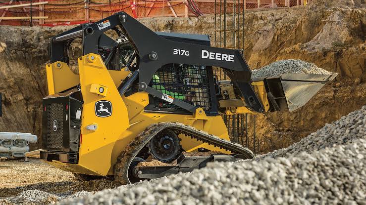 John Deere 317G Rubber Tracked Skid Steer — photo 4